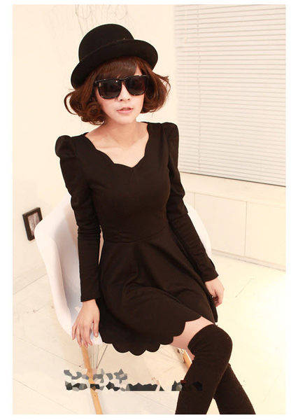 Vintage Scallop Collar and Shrug Black Dress Size : 30/32